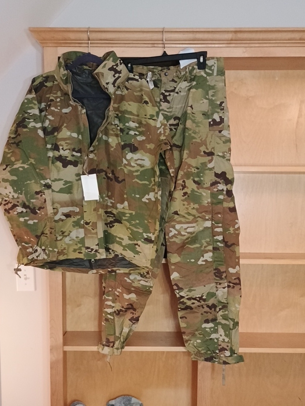 Men's Tactical Camo Pants And Jacket For Extreme Cold And Wet